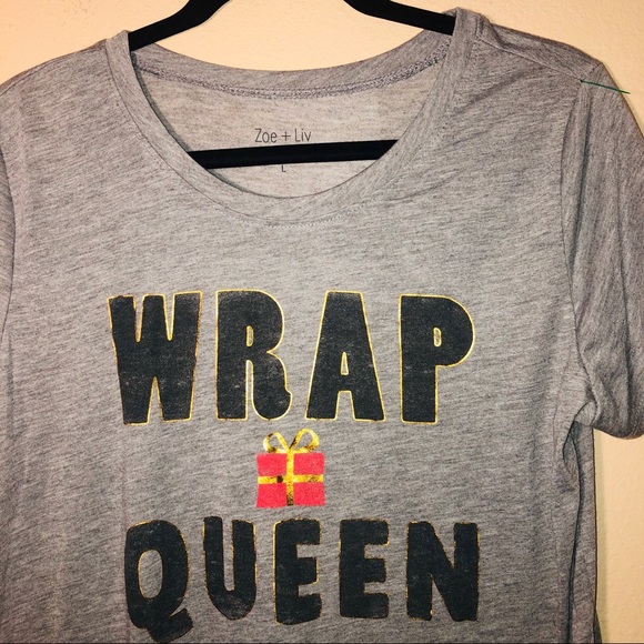 Zoe+Liv Wrap Queen Christmas Shirt - Picture 4 of 8